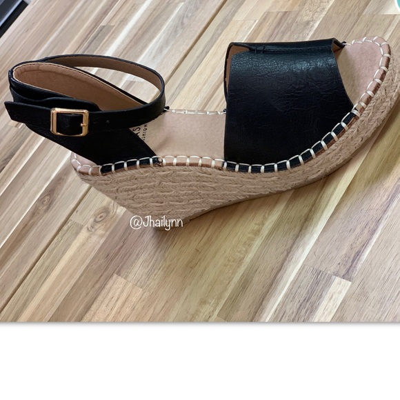 BLACK ESPADRILLE WEDGE - Picture 3 of 6